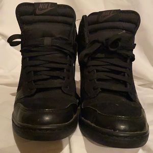 Like brand new, Nike Dunk Sky Hi 8 Black NEW cond
